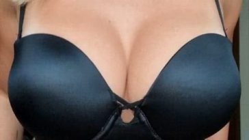 Influencer Big Tits Bouncing on Tiktok story